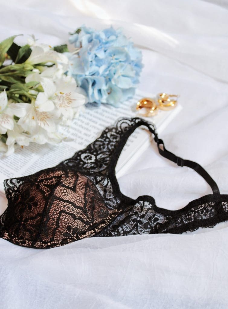 Lovely black lace lingerie bra